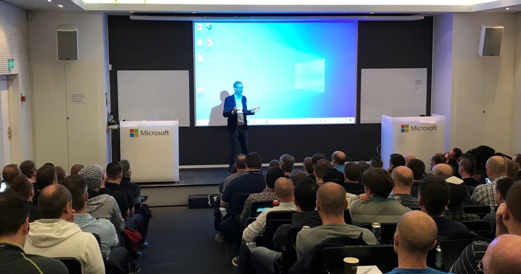 Andreas Stenhall föreläser på System Center User Group (SCUG) i april 2019.